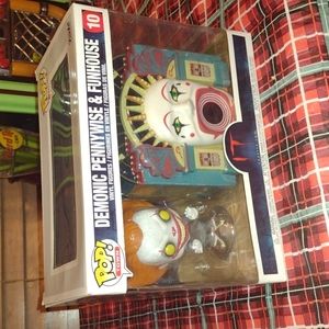 Pennywise & fun house Funko pop